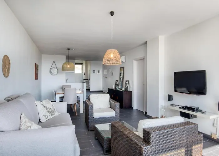 Nardos Reformat Amb Encant Per 5 Persones A 10 Minuts De La Platja Daire